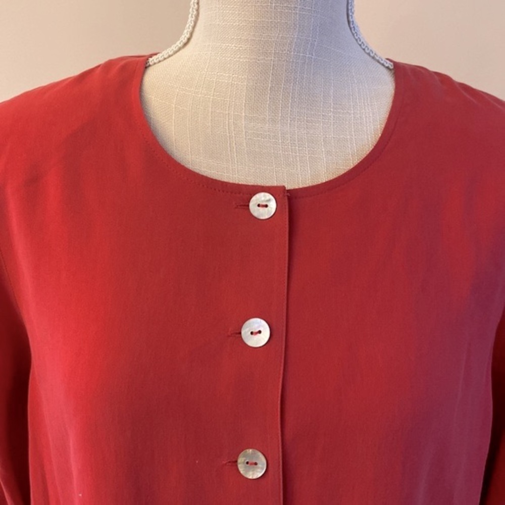 Anne Carson 100% silk women’s Red button down long sleeve shirt padded size M - Picture 4 of 12